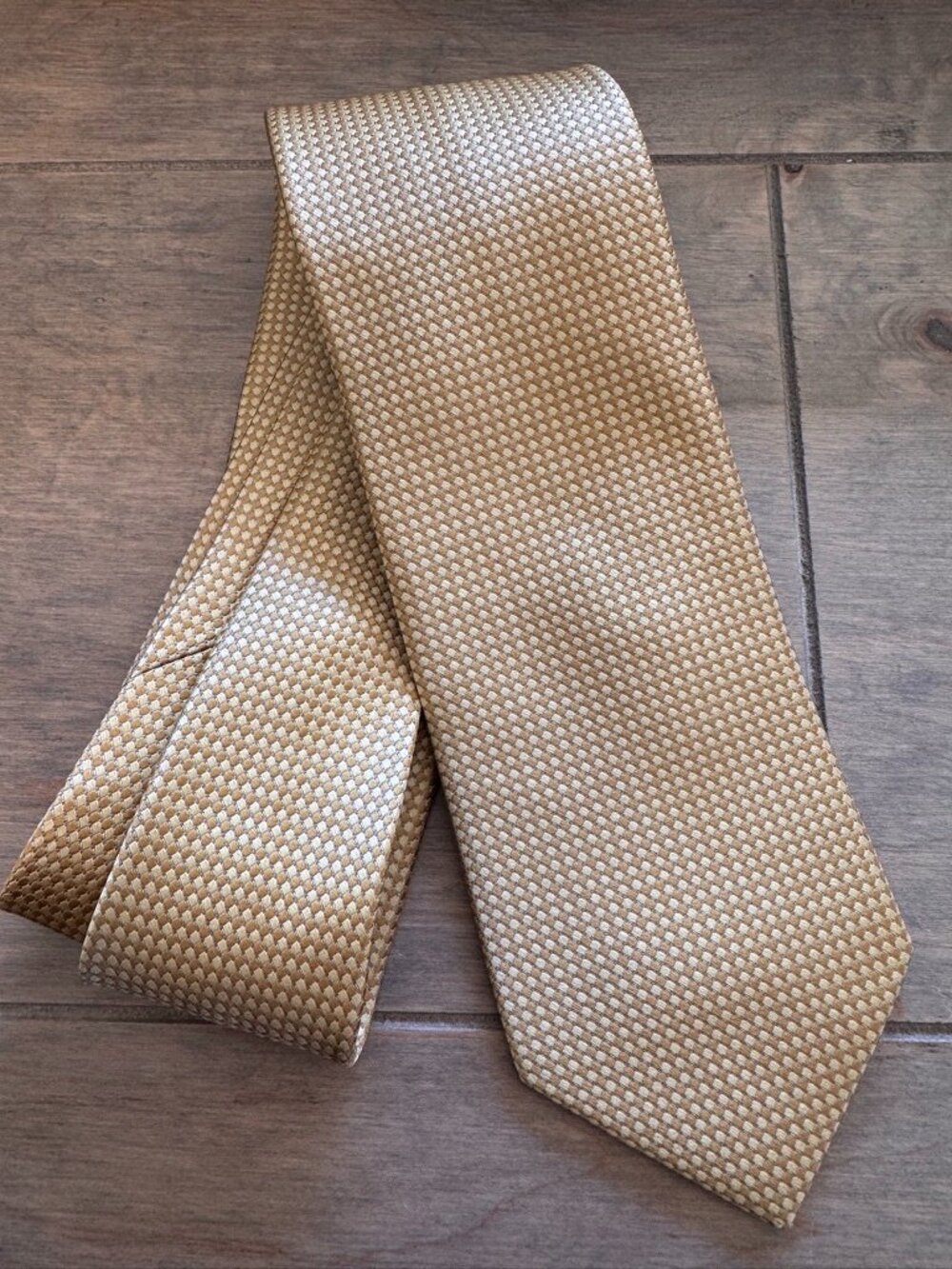 Golden Touch! Van Heusen Golden Yellow Silk Tie